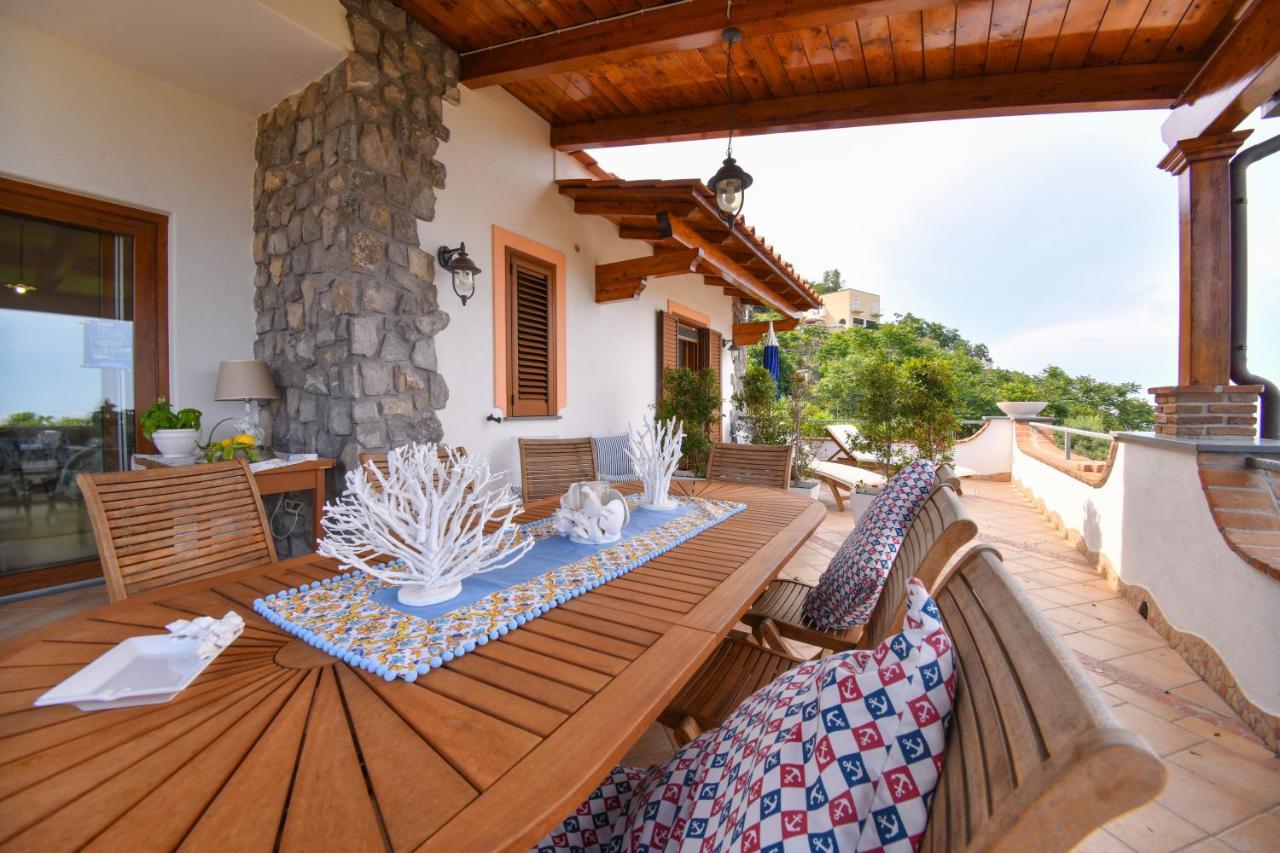 Relais Maison De Charles อีสเกีย ภายนอก รูปภาพ